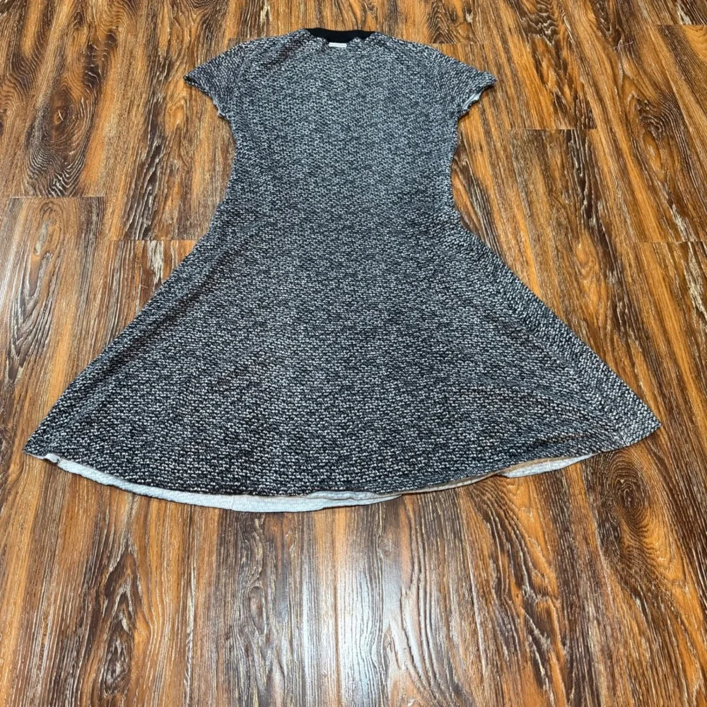 Michael Kors Size M Black White Marled Knit Fit and Flare Short Sleeve Dress